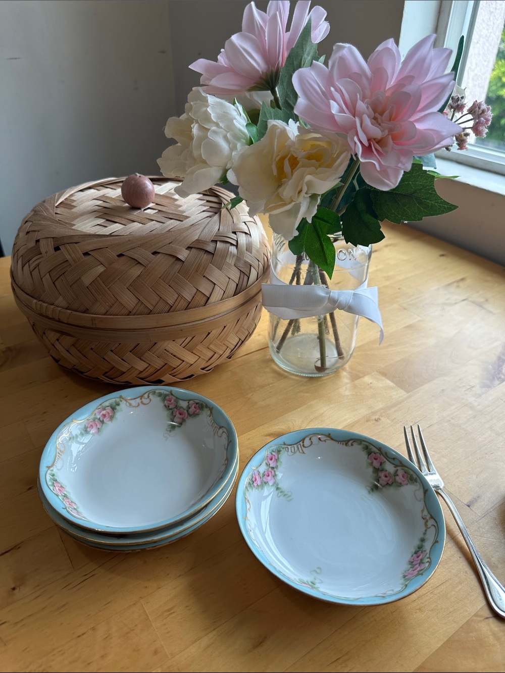 Set of 4 Vintage Plates Turquoise Rim Pink Roses Gold Scroll